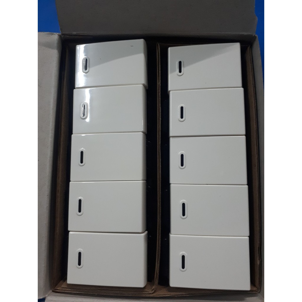 Hạt Công Tắt Panasonic Wev5001-7Sw Và Wev5002-7Sw