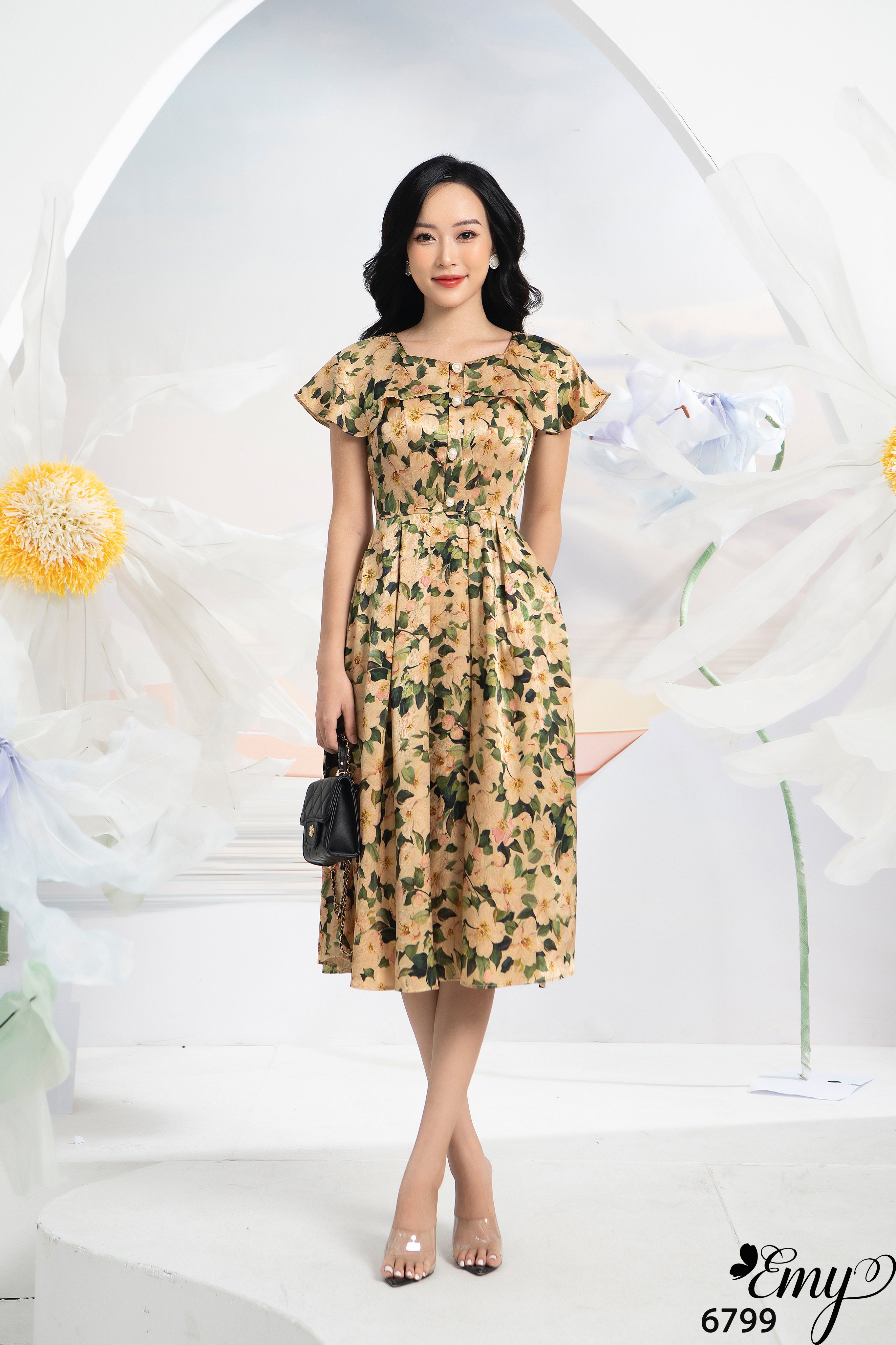 Đầm EMY EM6799 Xoè Cổ Bèo HT Hoa