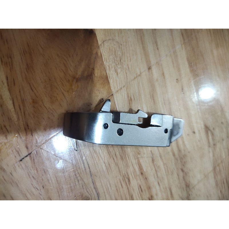 chân vịt vắt sổ 4 chỉ