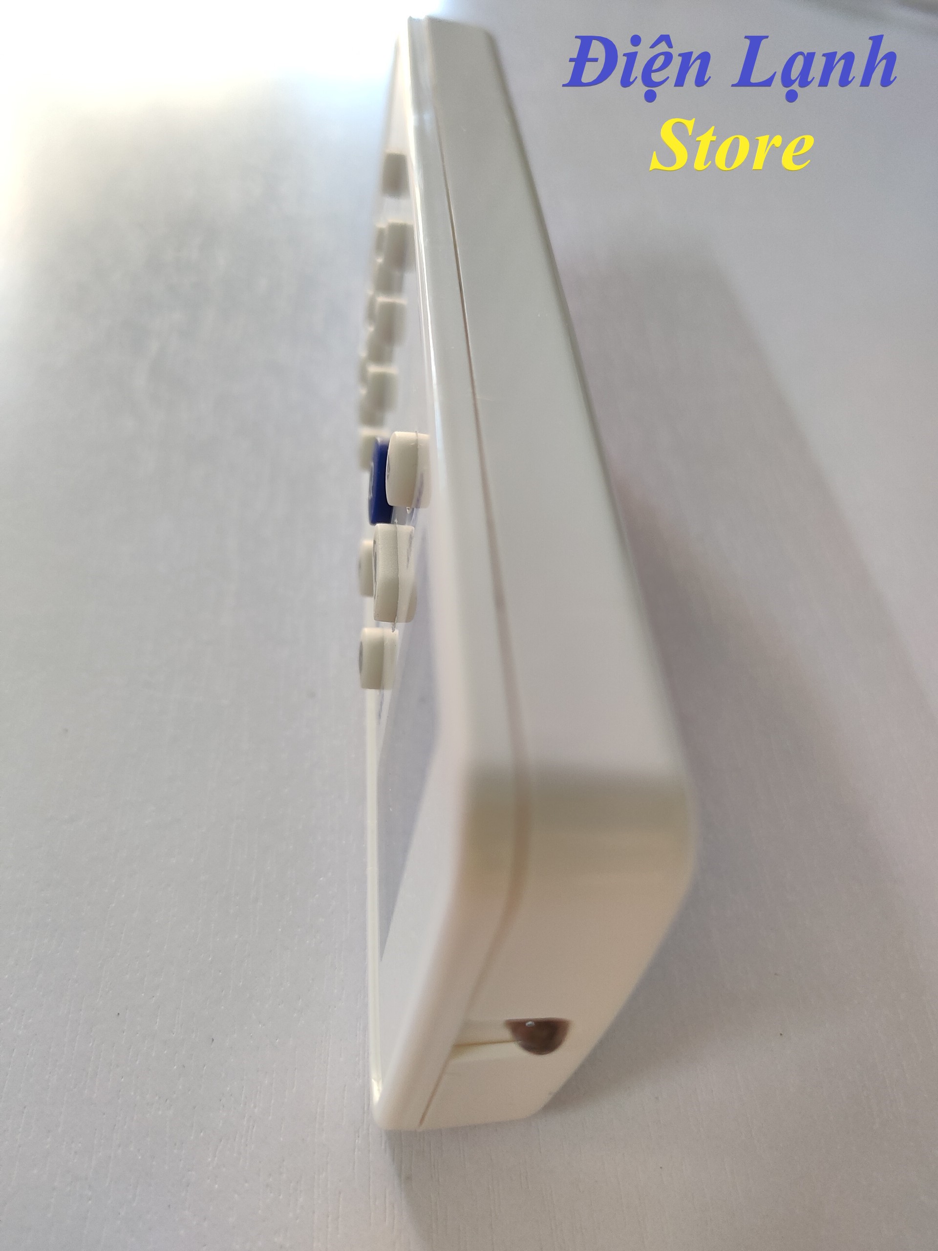 Remote máy lạnh carrier mới 2 chiều. ( Tặng kèm cặp pin).