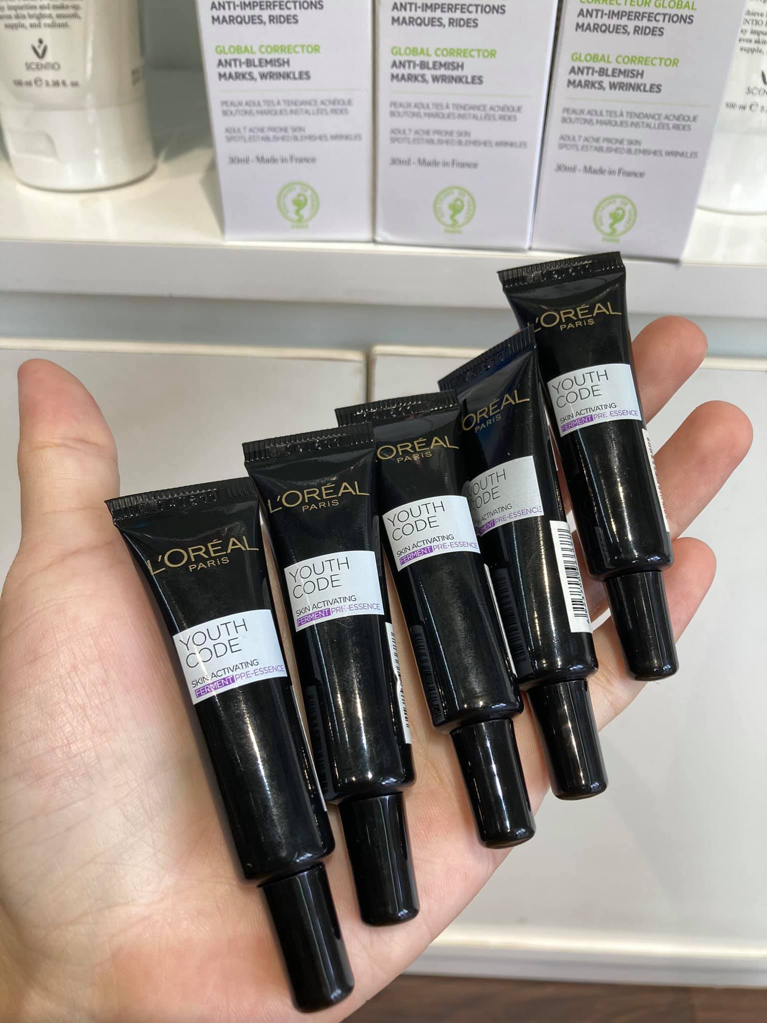 Set 6 Tuýp Serum Hoạt chất trẻ hóa da L'Oreal Paris Youth Code (mẫu thử 7.5ml)