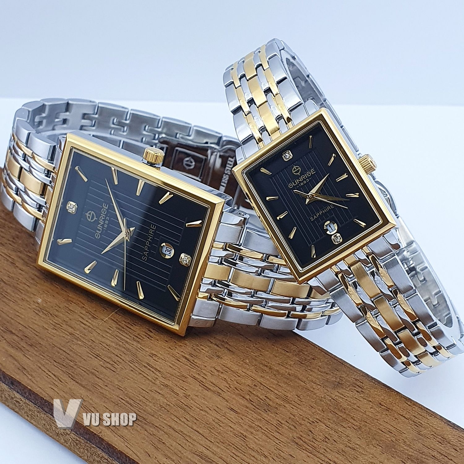 Đồng hồ đôi Sunrise 1190SA Mặt vuông Kính Sapphire Chính hãng