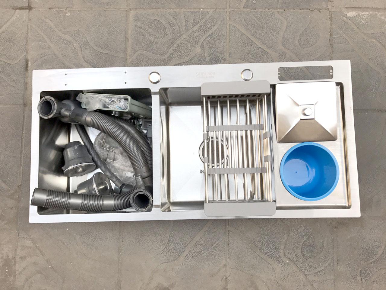 Chậu Rửa Bát Inox 304 Đúc Nguyên Khối SUBI - 2 Hố (Có Cài Dao Và Hố Rác)