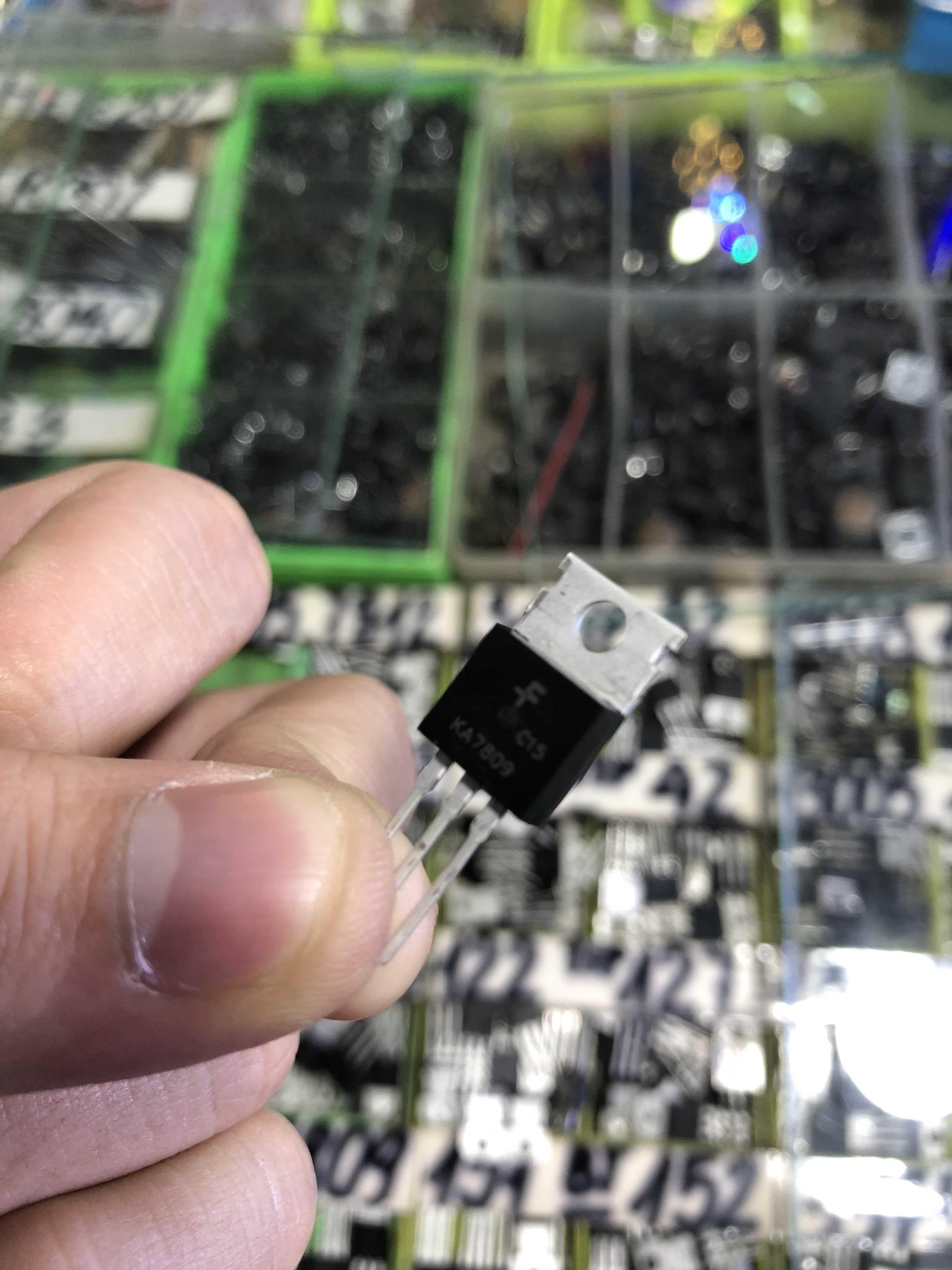 5 con ic ổn áp ka7809