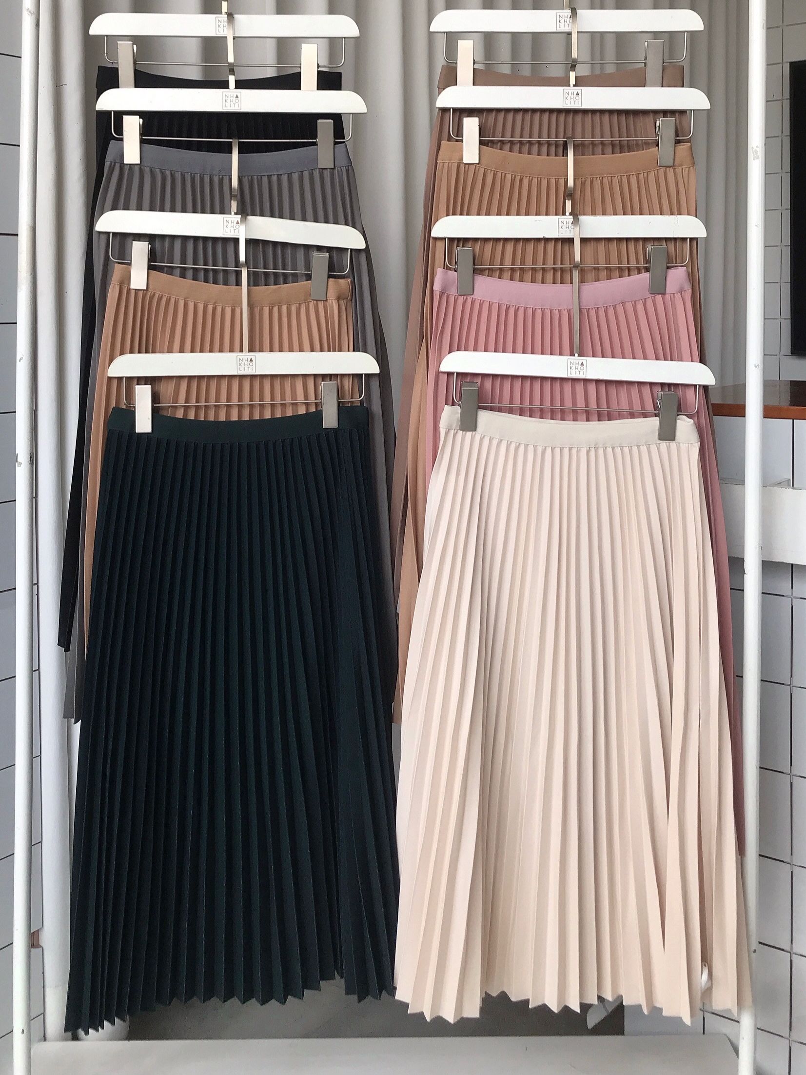 Chân váy maxi xếp ly lưng thun - V658