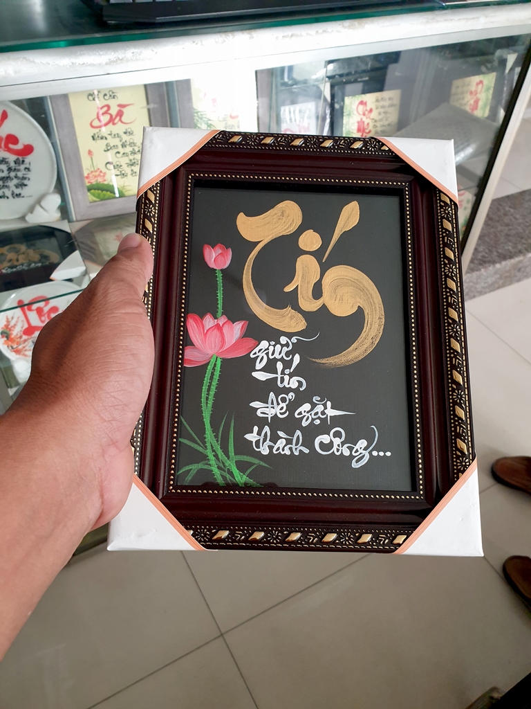 Tranh Thư pháp để bàn chữ Tín 18x23