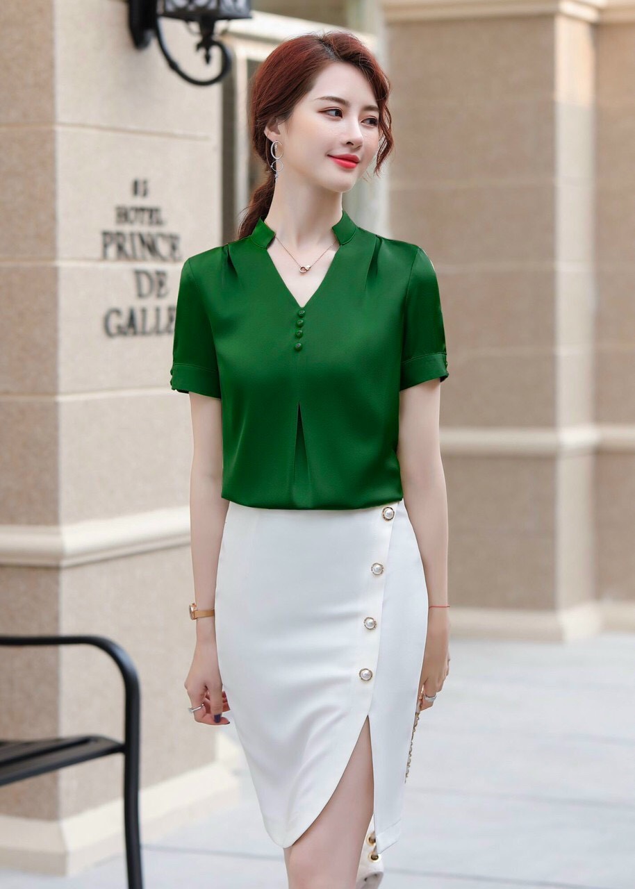 Áo kiểu cổ trụ V