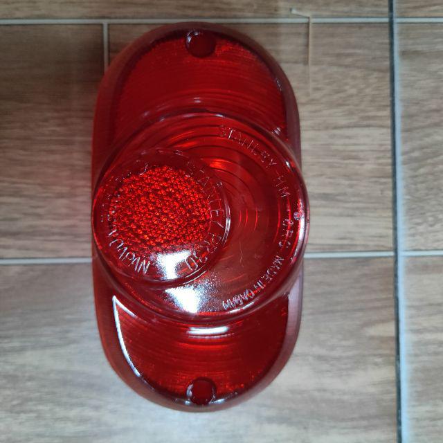 Chụp đèn hậu xe cub 81- có kèm ốc lắp