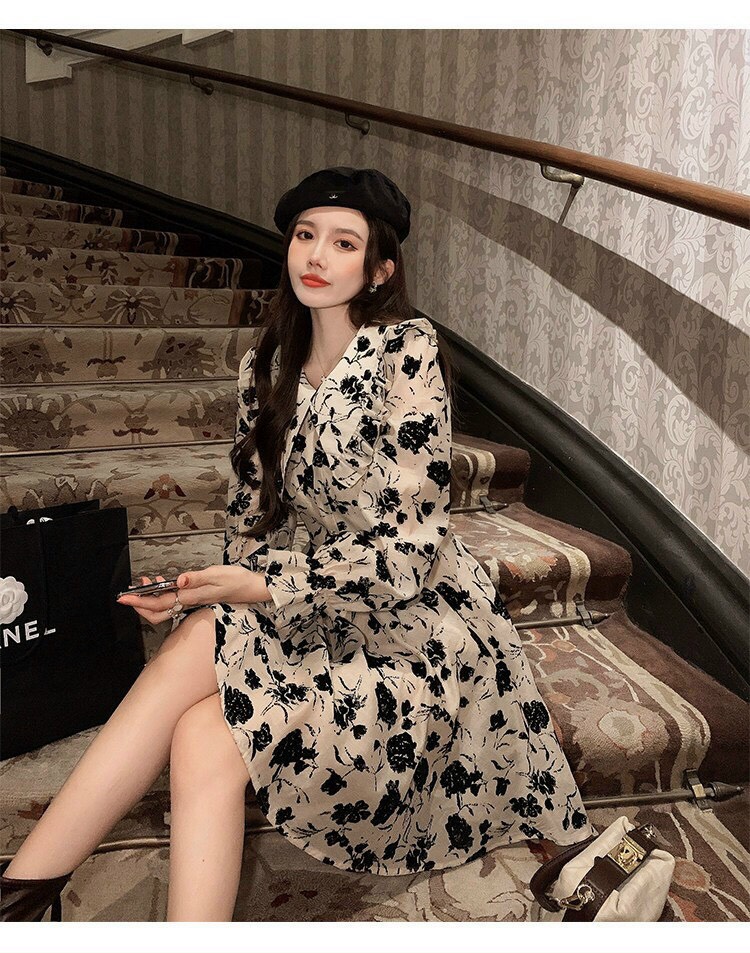 ĐẦM HOA MANGO ĐEN TRẮNG CỔ SEN XINH LUNG LINH LT