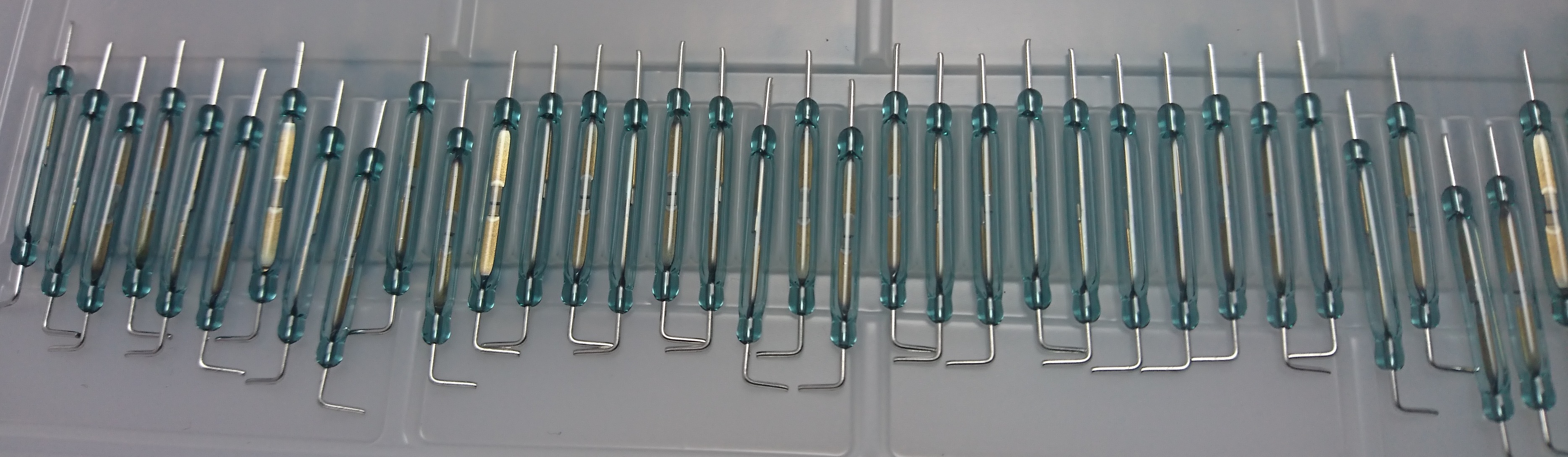 Công tắc từ trường (reed switch)
