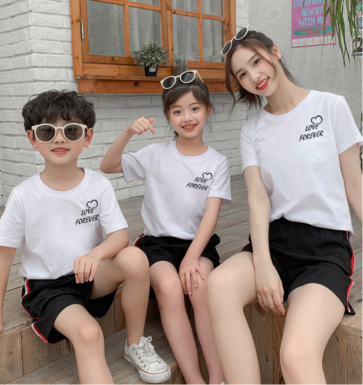 Sunny Day Rainbow Pattern Mother and Baby Couple T-Shirts, All Sizes from 6-90kg, Made of Smooth, Cool Cotton.