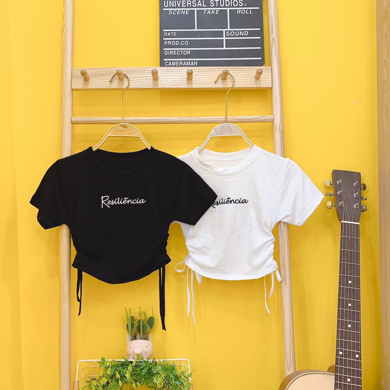 Áo croptop ôm body rút dây 2 bên thêu chữ kiểu cực xinh