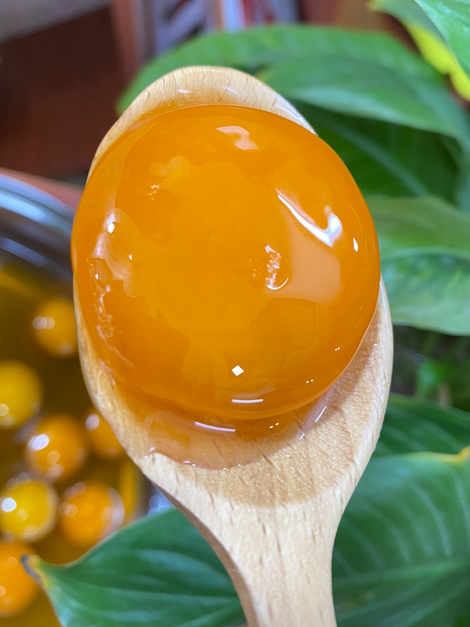 Lòng đỏ trứng gà ngâm mật ong