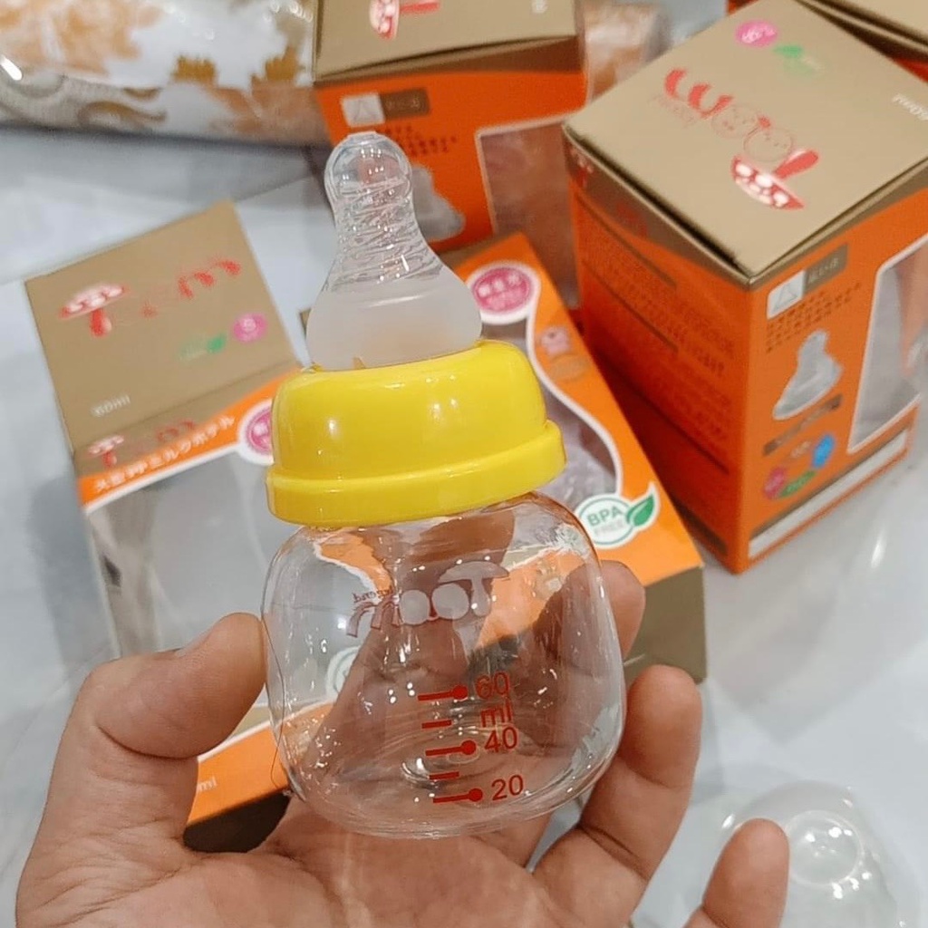 Bình sữa sơ sinh Toom 60ml siêu dễ thương(có tặng núm)