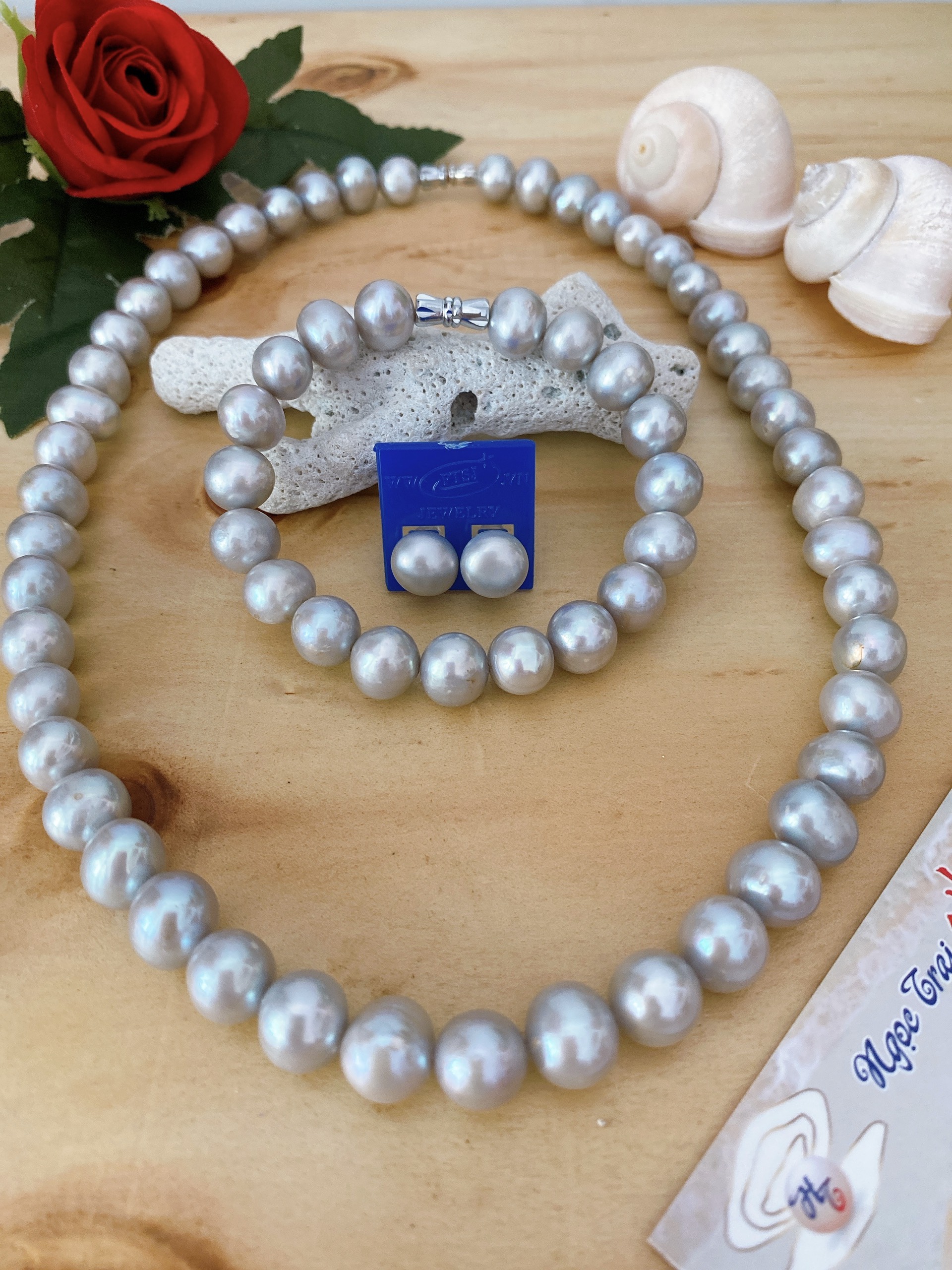 Bộ Chuỗi Ngọc Trai Nước Ngọt Ovan Nhẹ 9-10mm Hương Thu Pearl BC26- Xám Khói