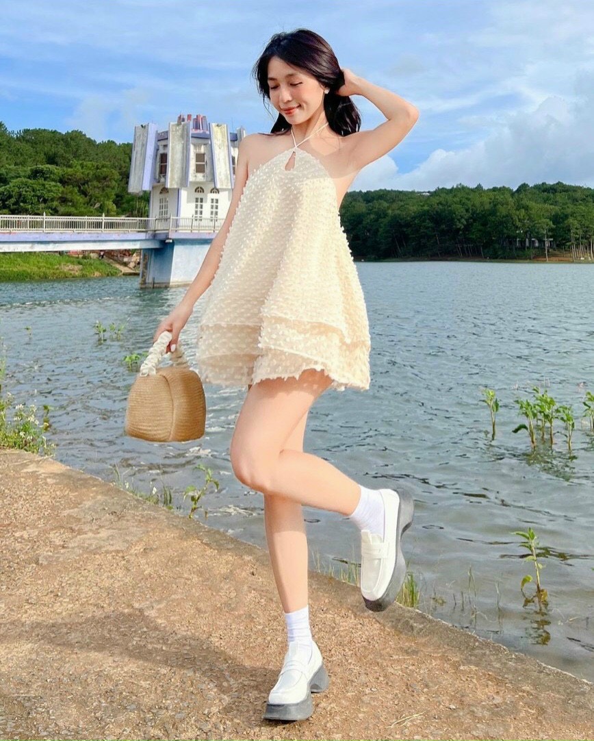 SET VÁY CỔ YẾM MÀU BEIGE FOREL