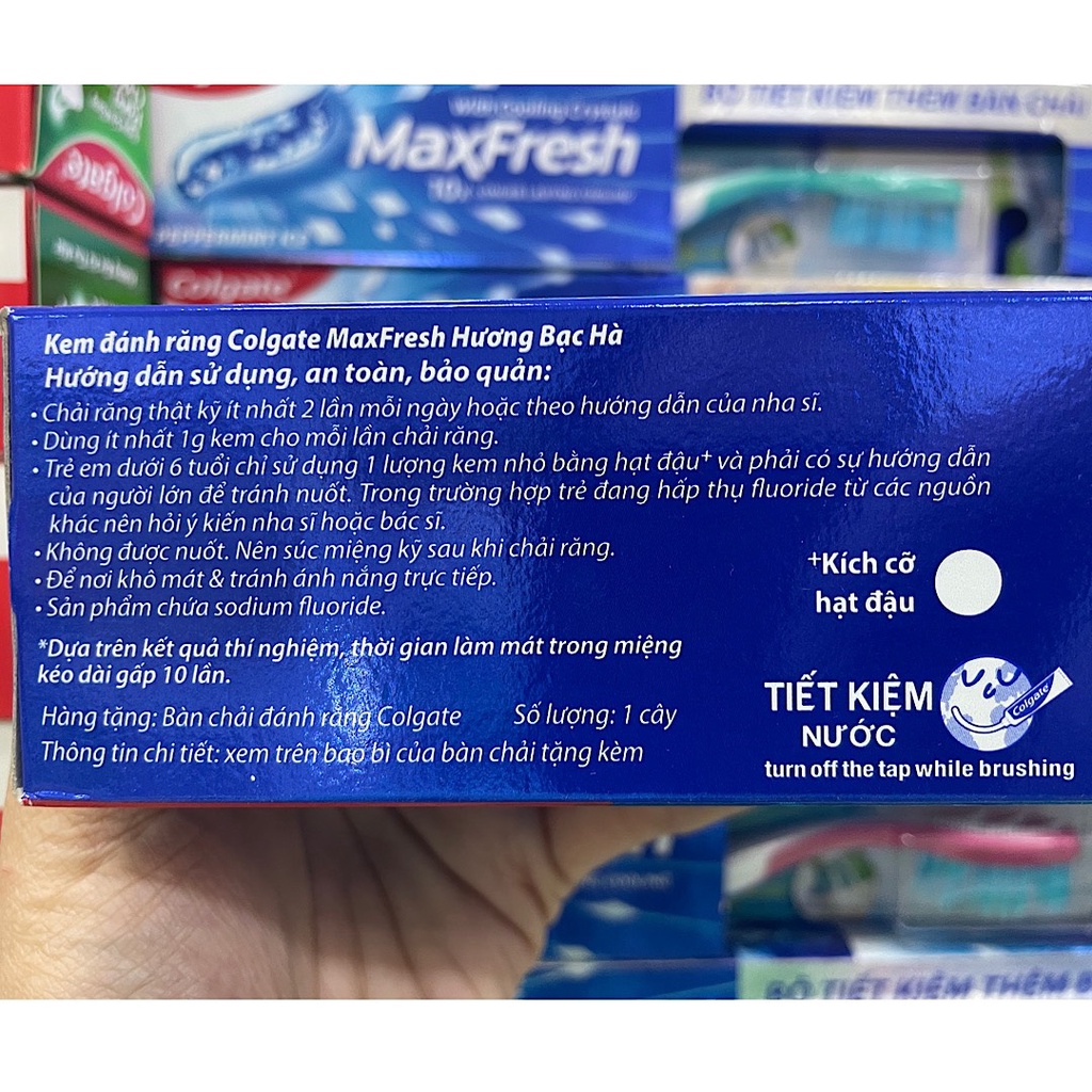 Tặng bàn chải Kem đánh răng Colgate Maxfresh 230g