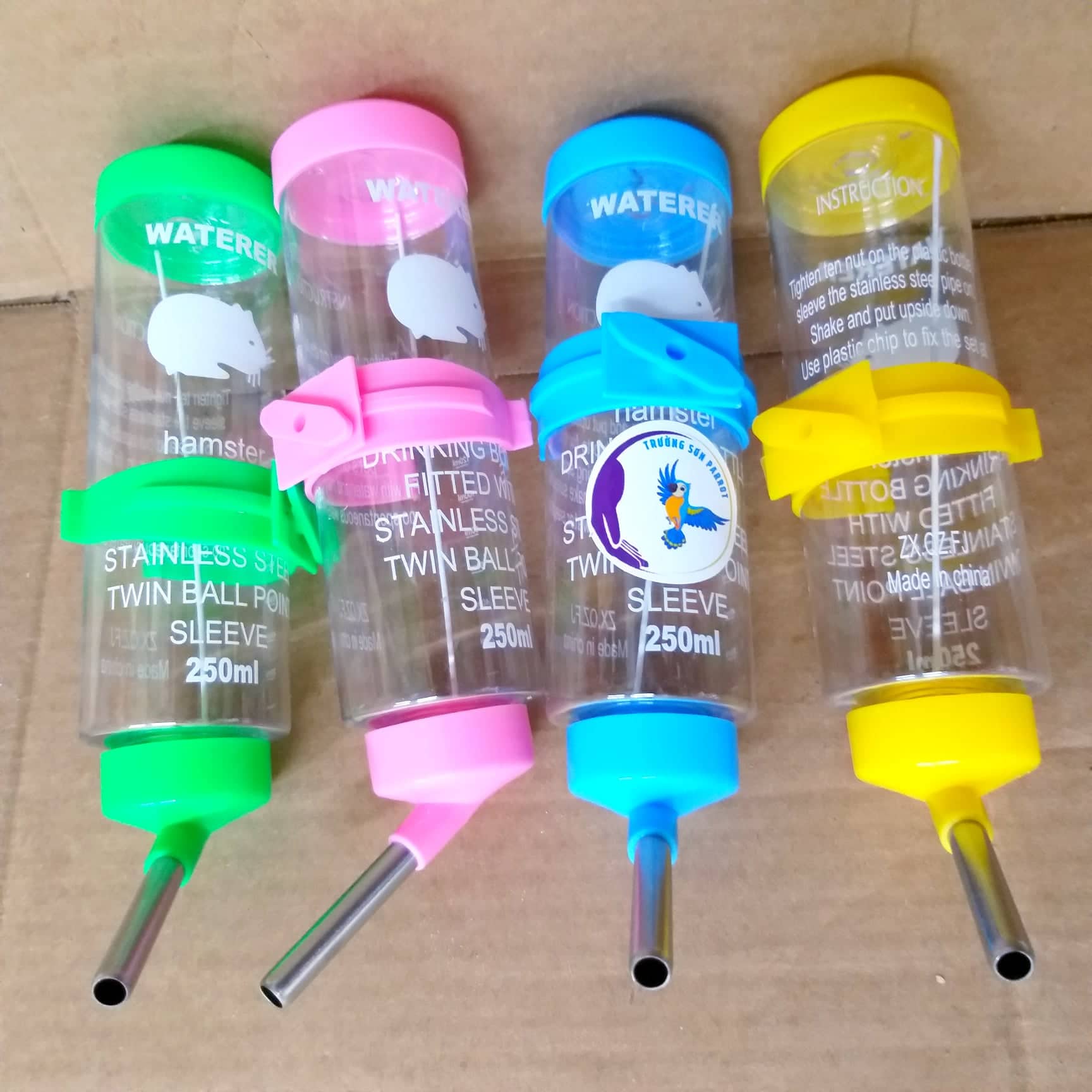 Bình bi đựng nước cho Hamster, vẹt, thỏ...(125ml, 250ml, 500ml)