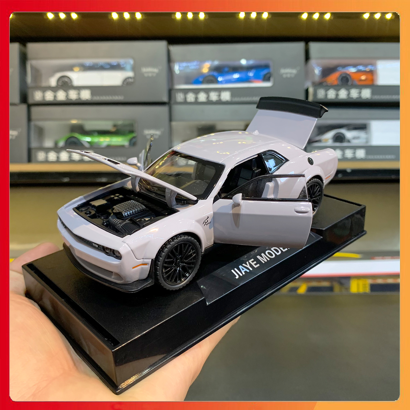Mô hình xe Dodge Challenger SRT Hellcat 2023 tỉ lệ 1:32 Double Horses
