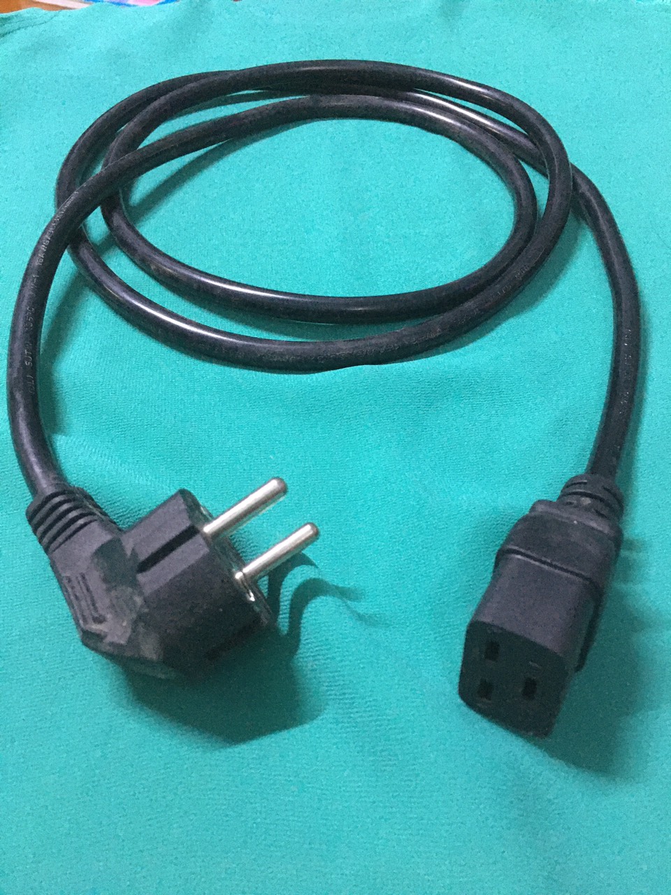 Dây nguồn C19 hai chấu tròn dài 1.8m