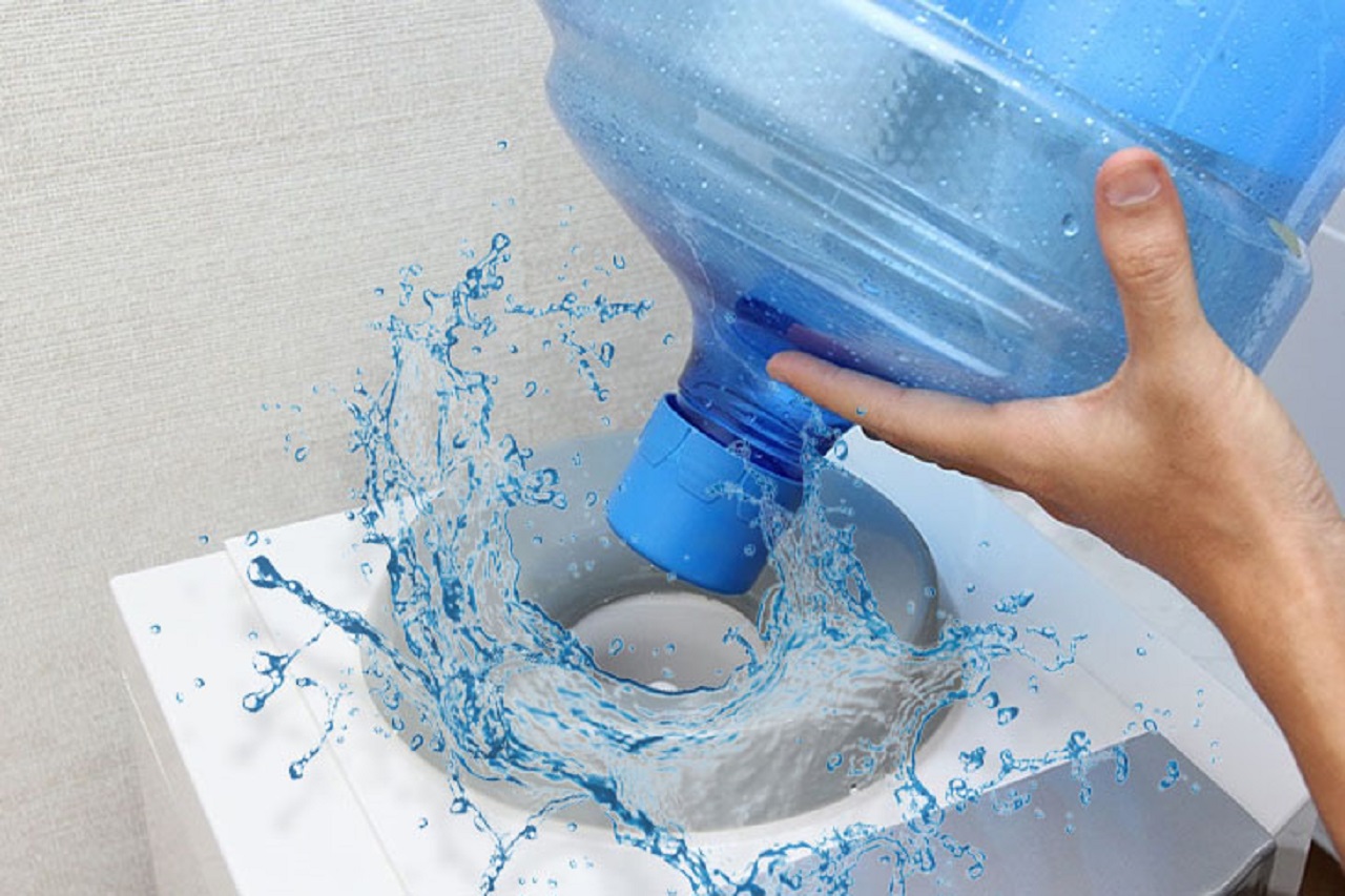 Cọc cắm bình nước cho cây nước nóng lạnh