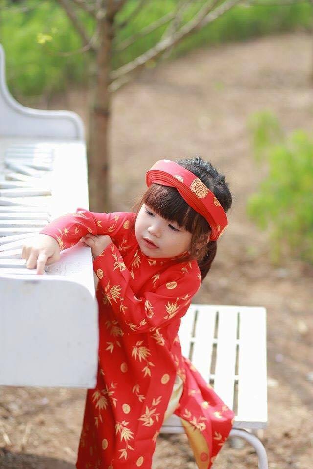 Áo dài Đỏ trúc bé Gái truyền thống Gấm Thái Tuấn (Áo + quần + mấn, khăn xếp đội đầu)