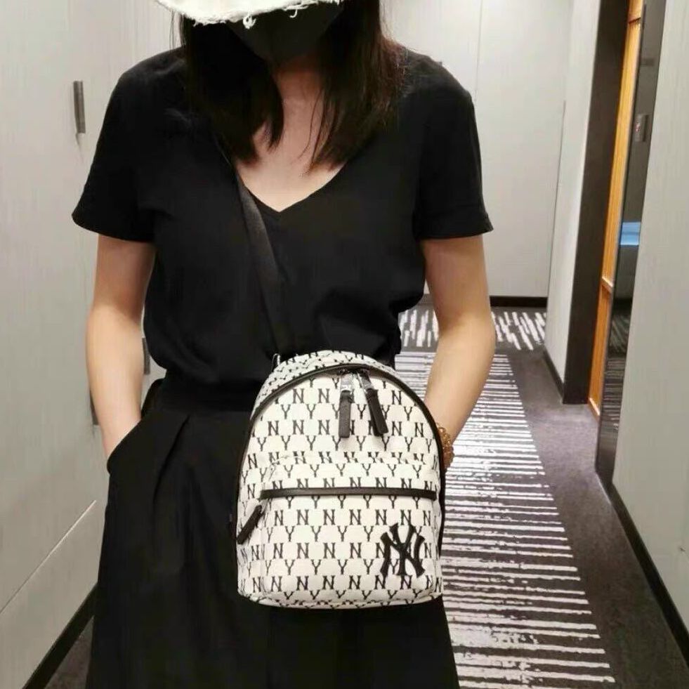Balo nữ NY Kích thước: 19 x 24 x 10.5 (cm)