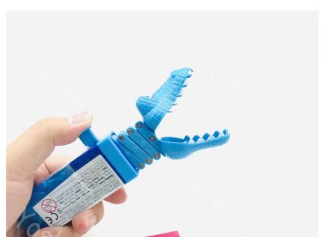 1 kẹo mút đồ chơi cá sấu gator chomp 17gr