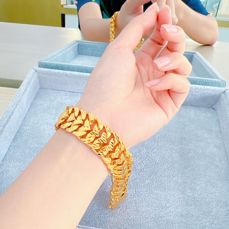 Lắc tay chạm vảy tim khoá hộp mạ vàng Kami