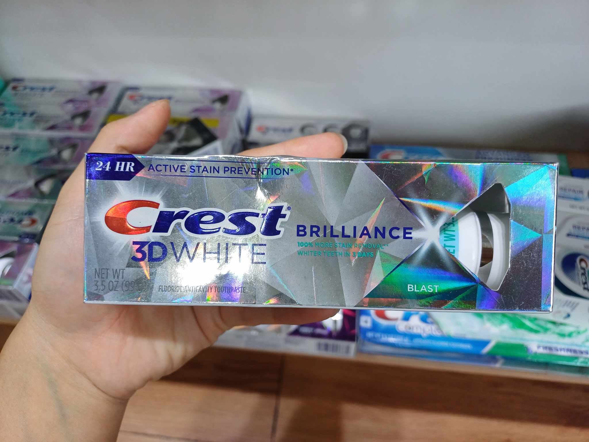Kem Đánh Răng Hỗ Trợ Làm Trắng răng Crest 3D White Brilliance