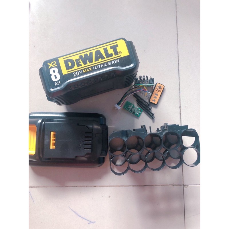 [HCM]bộ vỏ mạch dewalt 20v 8A giống zin