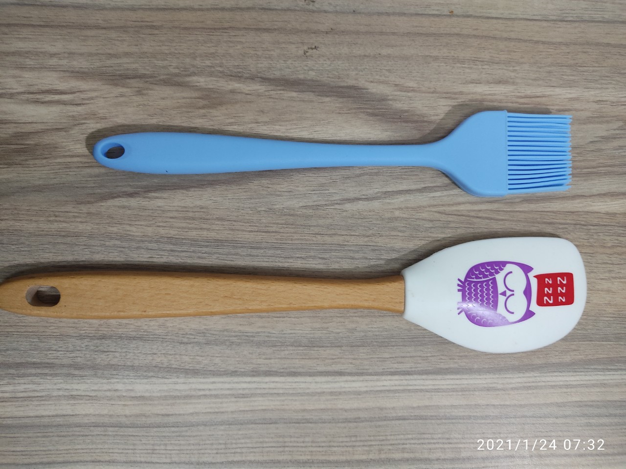 VÉT BỘT, KEM SILICON CÁN GỖ HÌNH THÚ BREADLEAF 32CM
