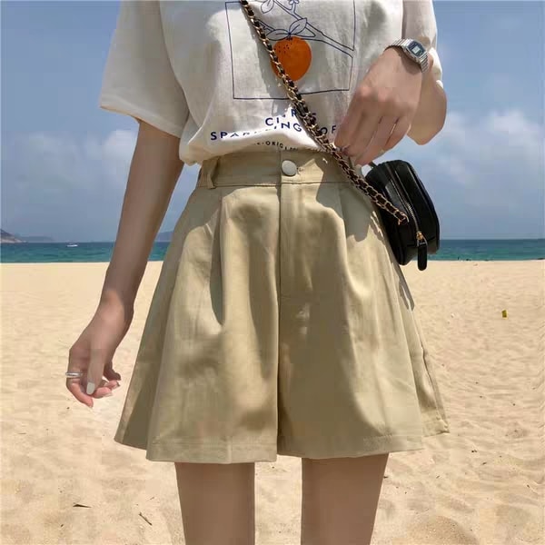 Quần short kaki ống rộng cài nút nữ