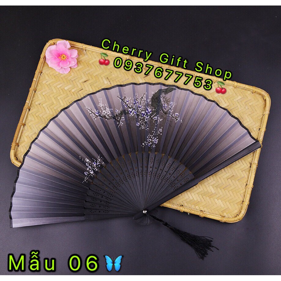 Quạt Cổ Trang Xếp Cầm Tay Quà Tặng Xinh Xắn Phong Cách Trung Quốc Vải Lụa