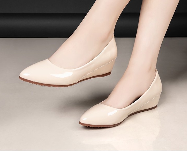 Giày đế xuồng bít mũi C14n gót 5cm kiểu trơn bít mũi