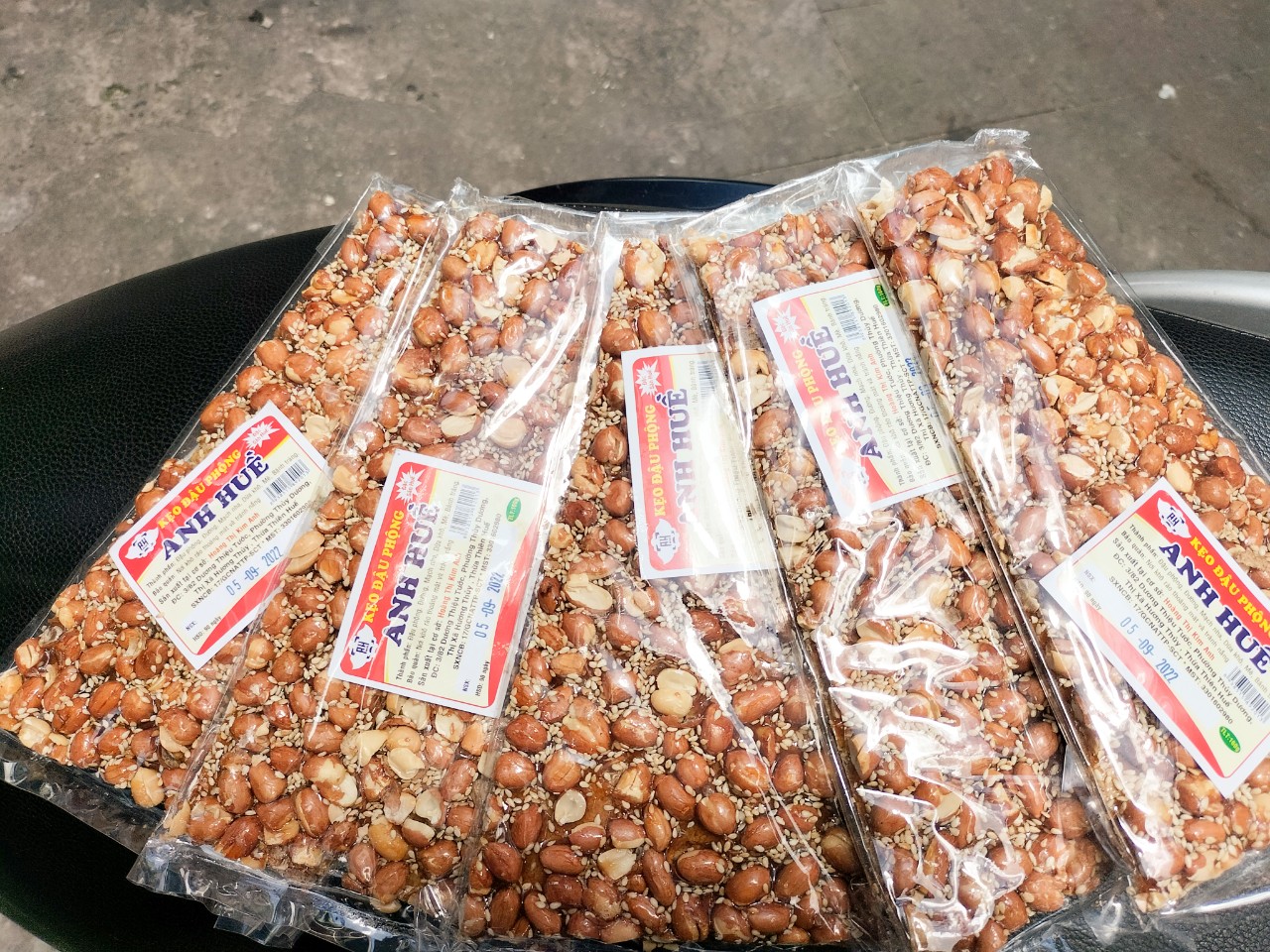 Combo 5 vỉ KẸO ĐẬU PHỘNG MÈ ĐẶC SẢN HUẾ (160gram/gói)