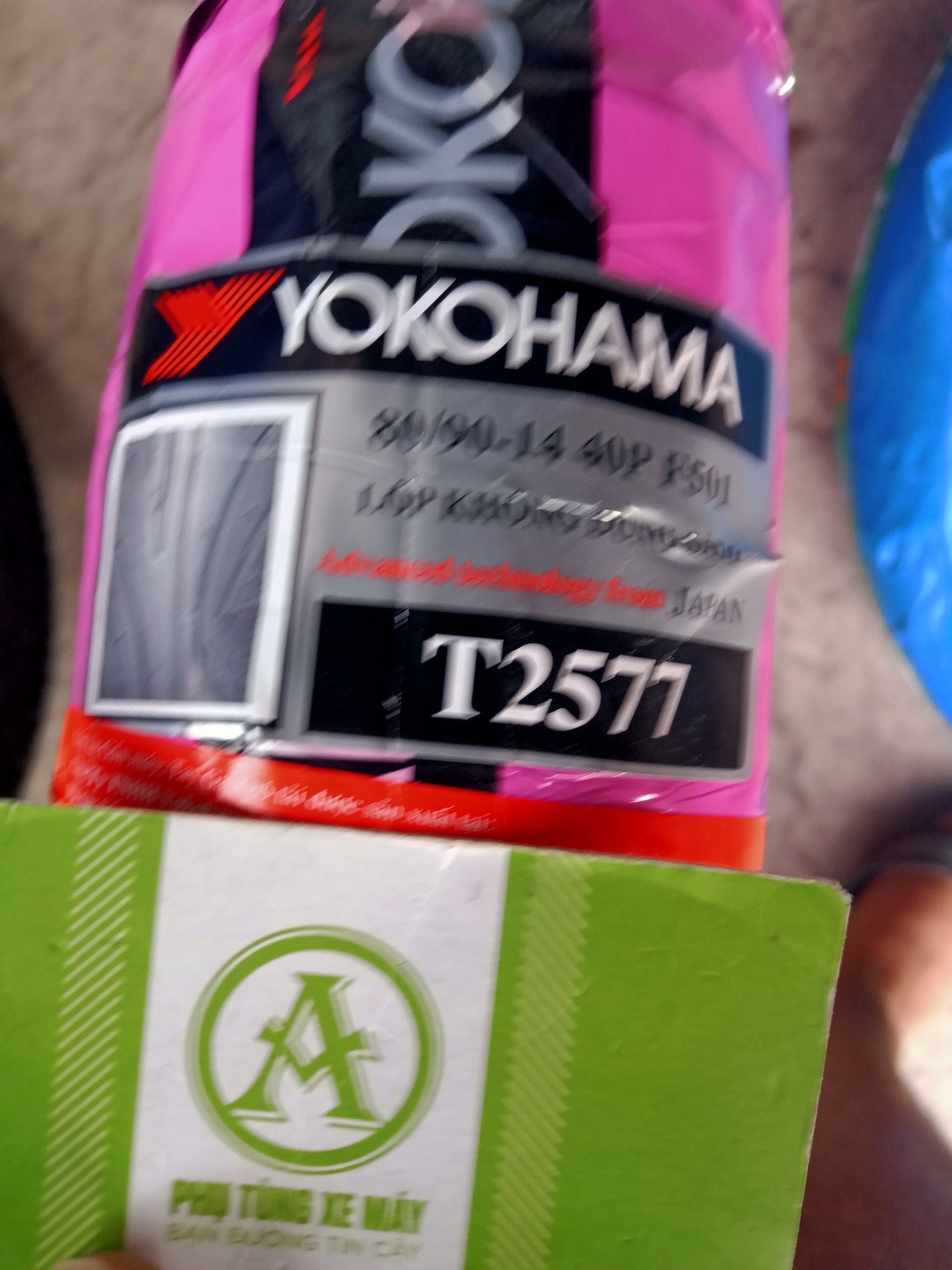 Lốp xe máy YOKOHAMA 80/90-14 không ruột
