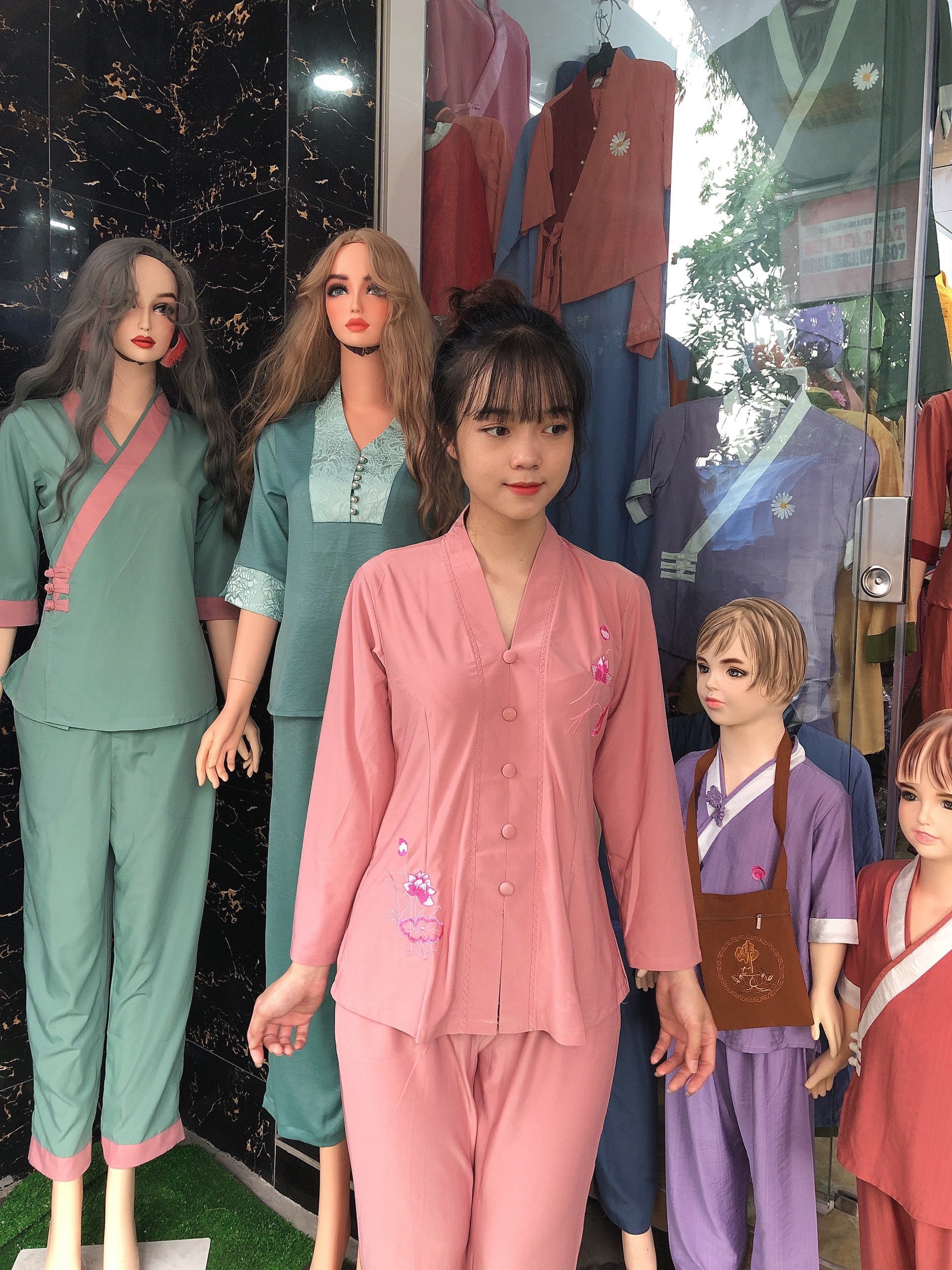 Đồ lam đi chùa nữ, đồ phật tử mẫu thun lắc bông