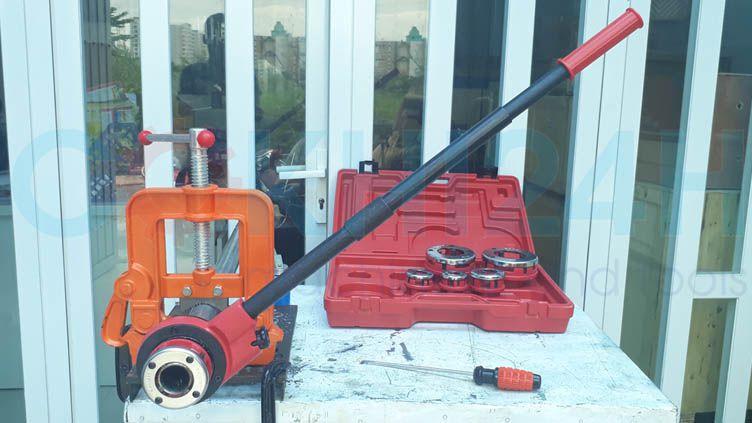Dụng cụ ren ống bằng tay SD705