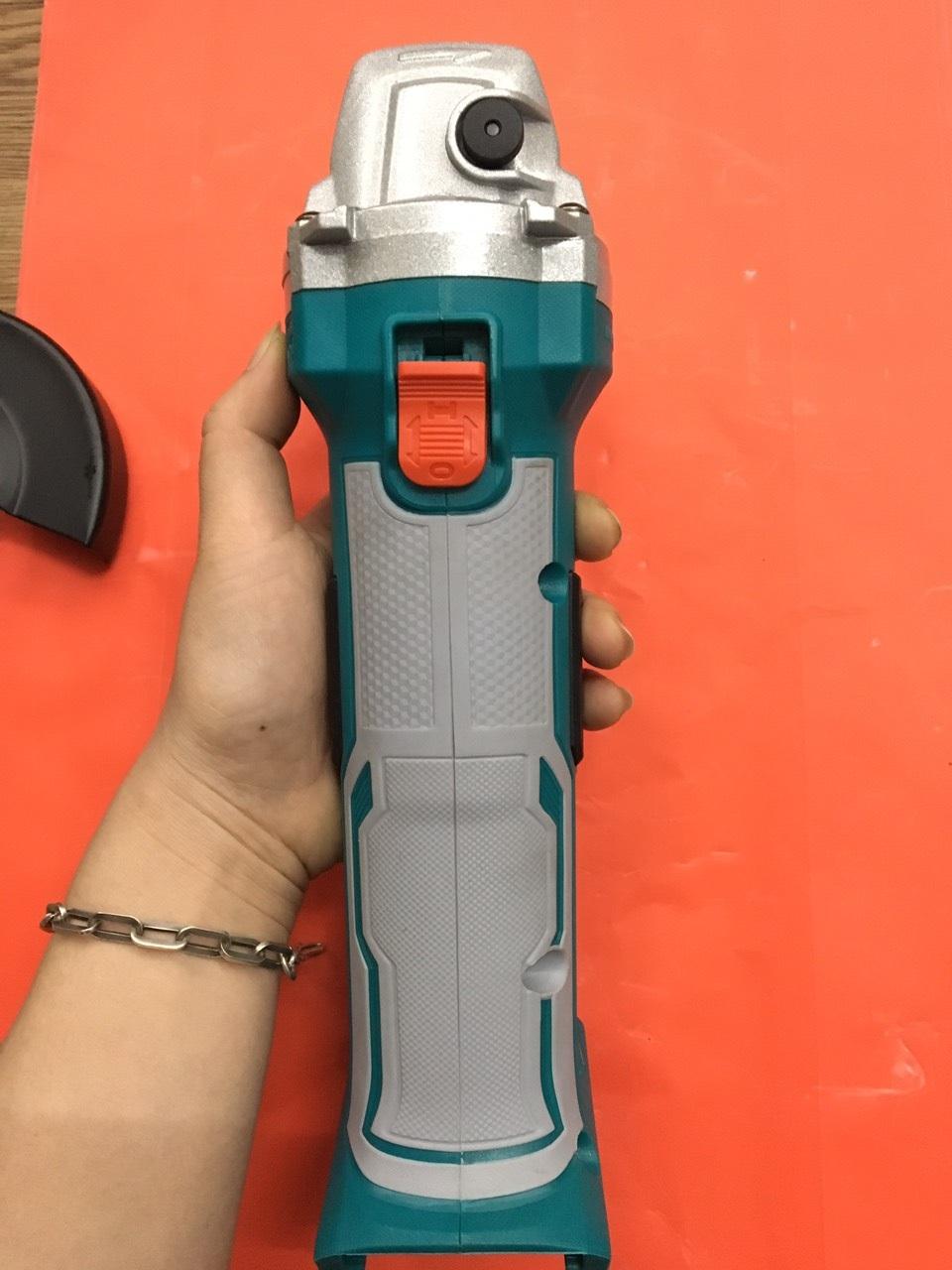 Máy mài góc dùng pin Lithium 20V Total TAGLI1001 (KHÔNG KÈM PIN VÀ SẠC)