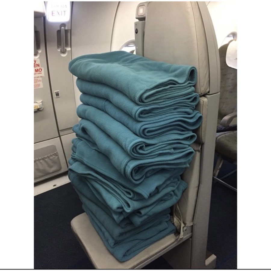Chăn nỉ xanh Vietnam Airlines hạng phổ thông