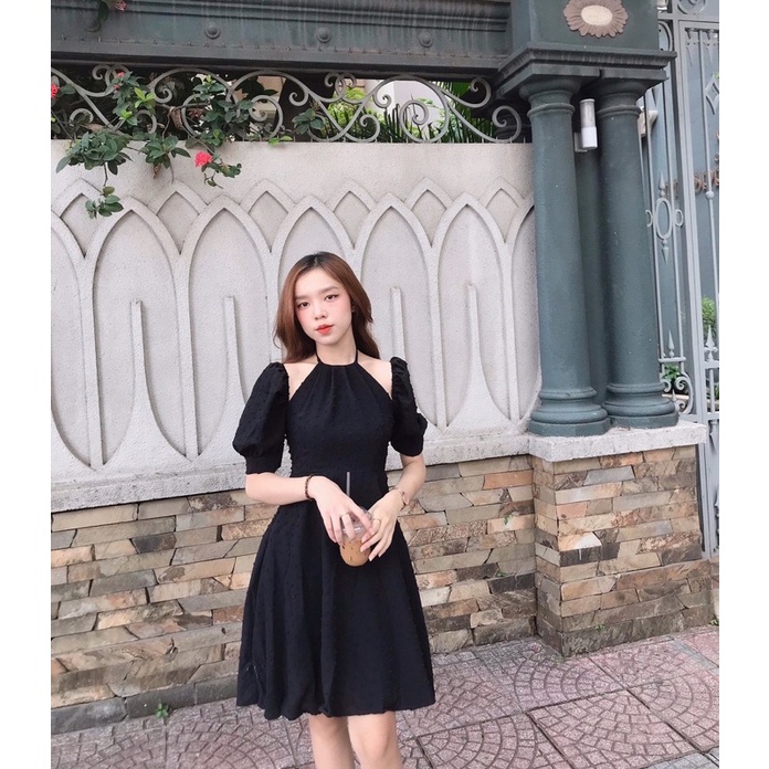 [3-5/8 Hoàn Tiền 25%]Đầm cutout cổ yếm