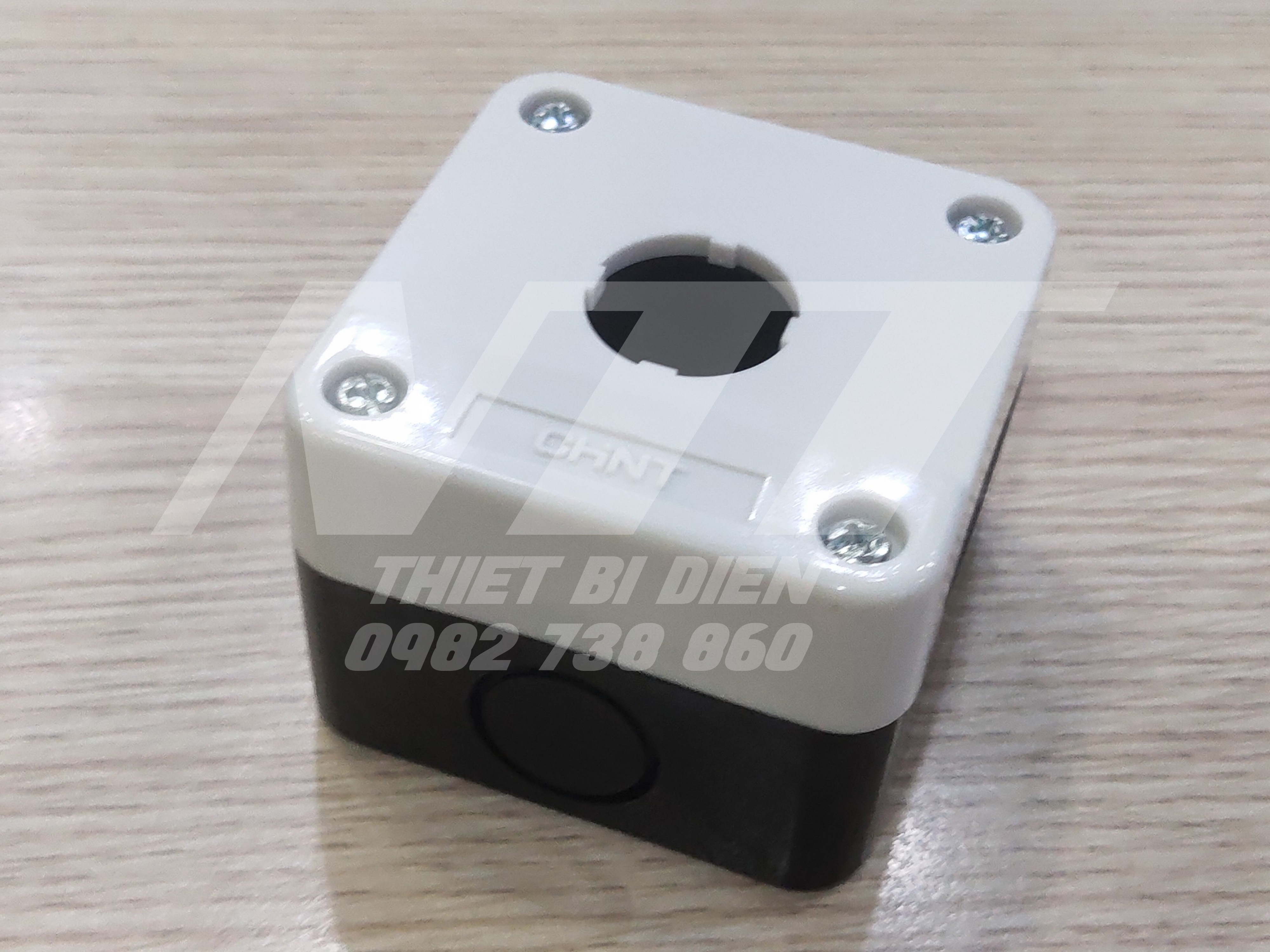 Hộp nút nhấn 1 lỗ phi 22 NP2-B01 Chint
