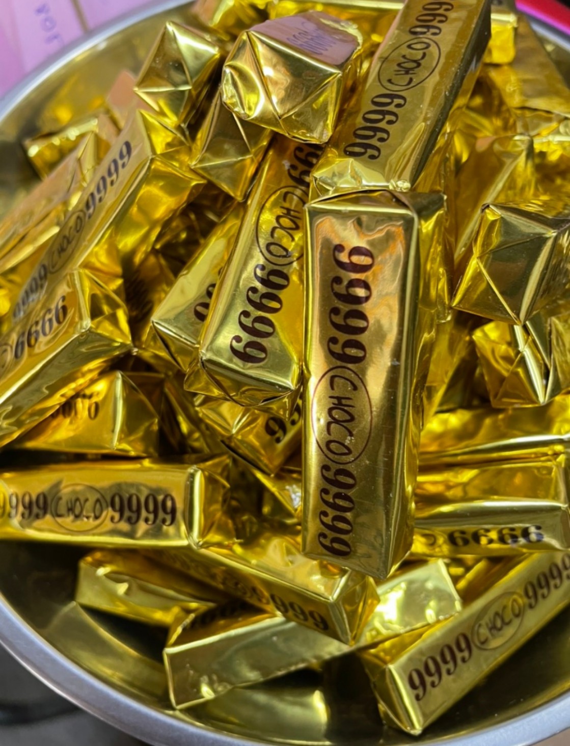 Yellow-Shaped Chocolate Pieces 9999, Sjc,