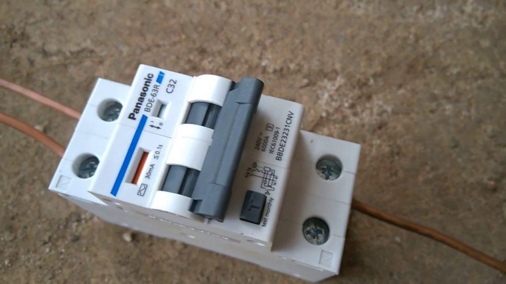 át chống giật (CB) c32 Panasonic