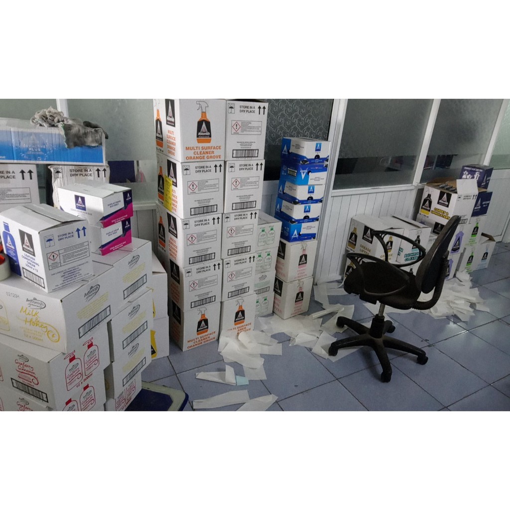 [HCM]BÌNH XỊT TẨY DẦU MỠ & CHÁY KHÉT ASTONISH C6750 750ml