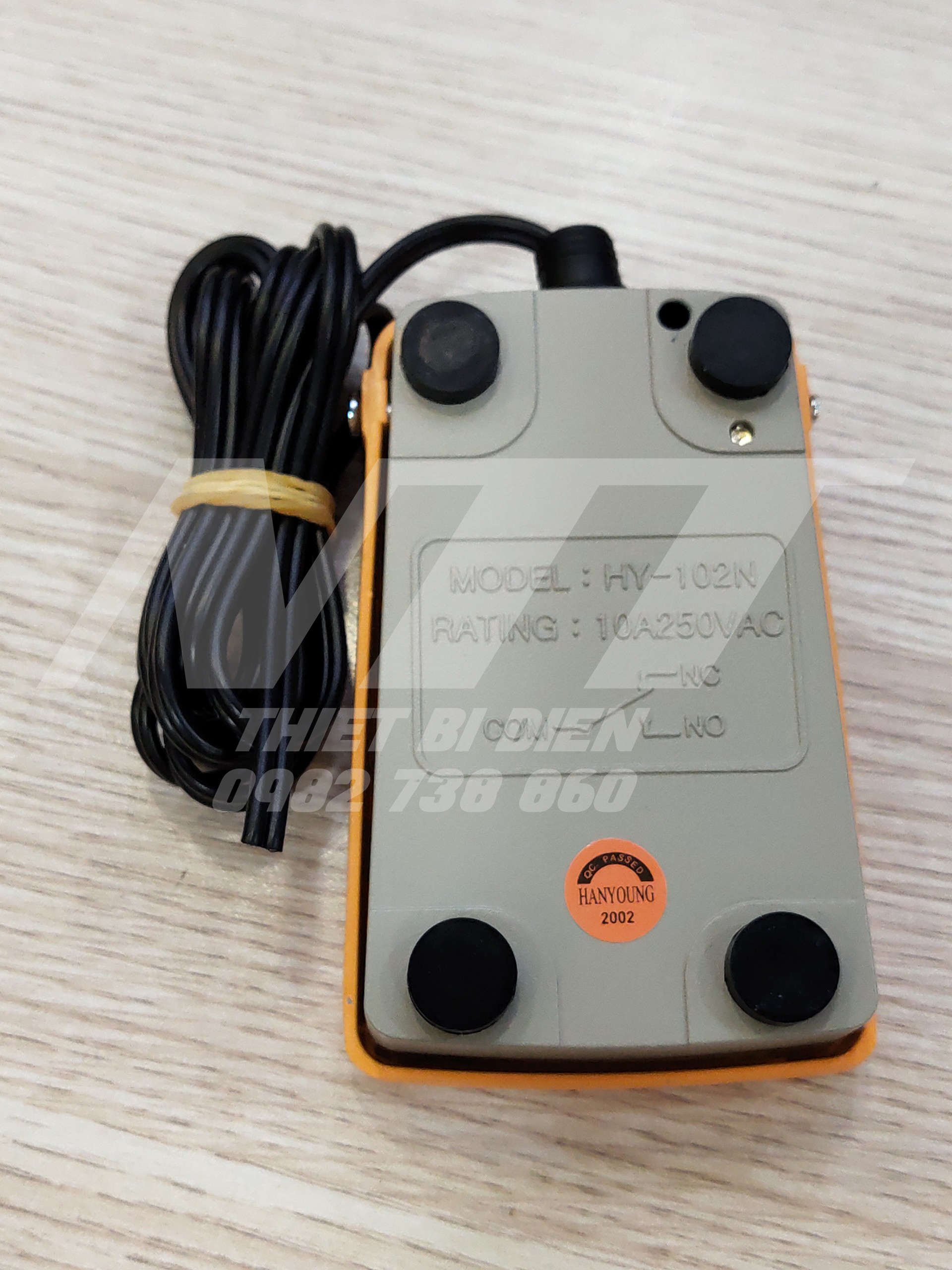 Công tắc bàn đạp HY-102N Hanyoung