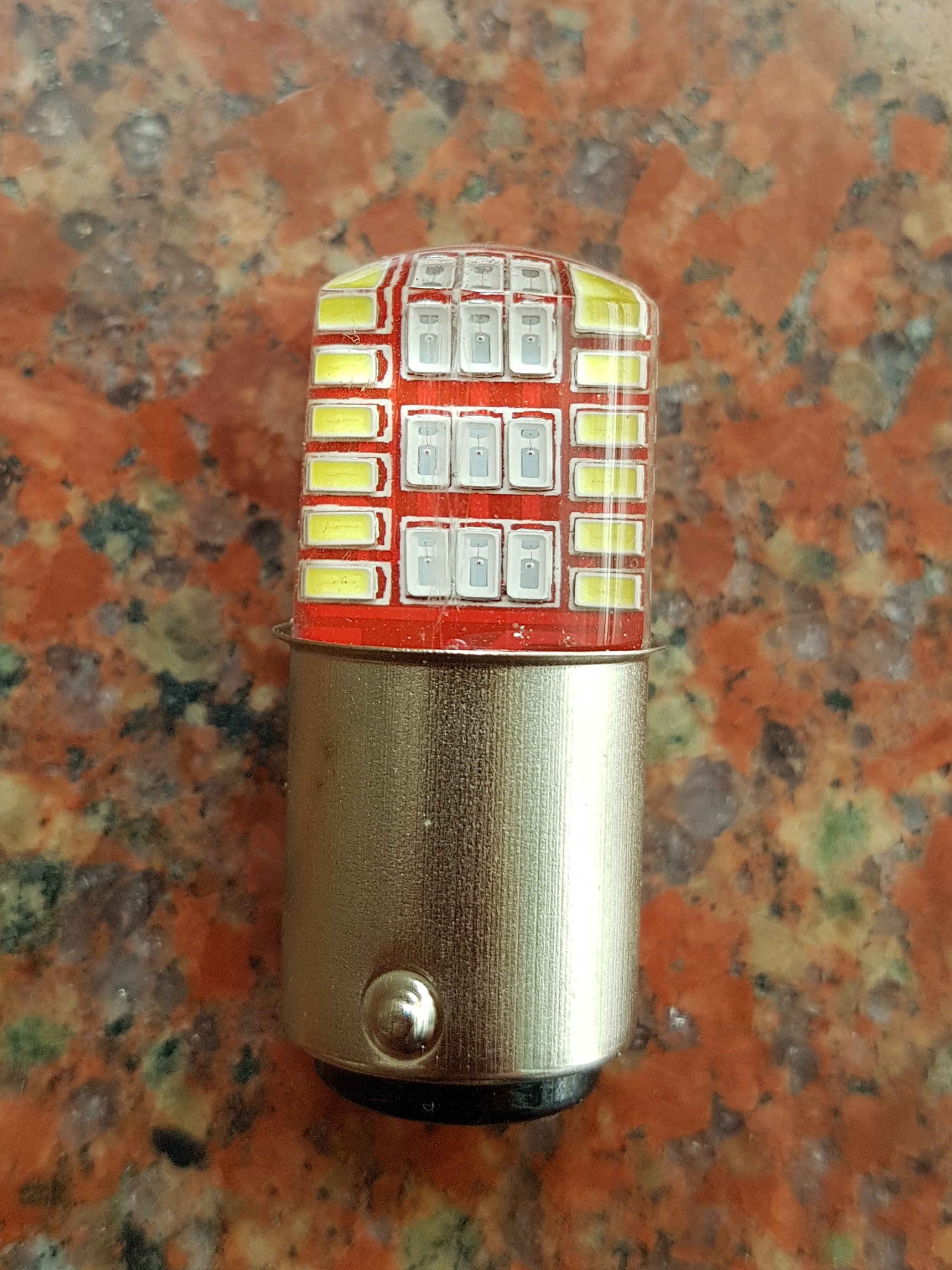 Bóng đèn phanh 42 led sáng trắng chớp đỏ mới