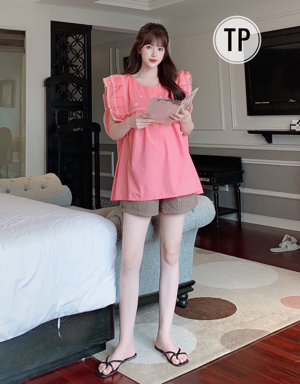Áo bầu babydoll tiểu thư  pha trắng phối viền đen mặc trước và sau sinh