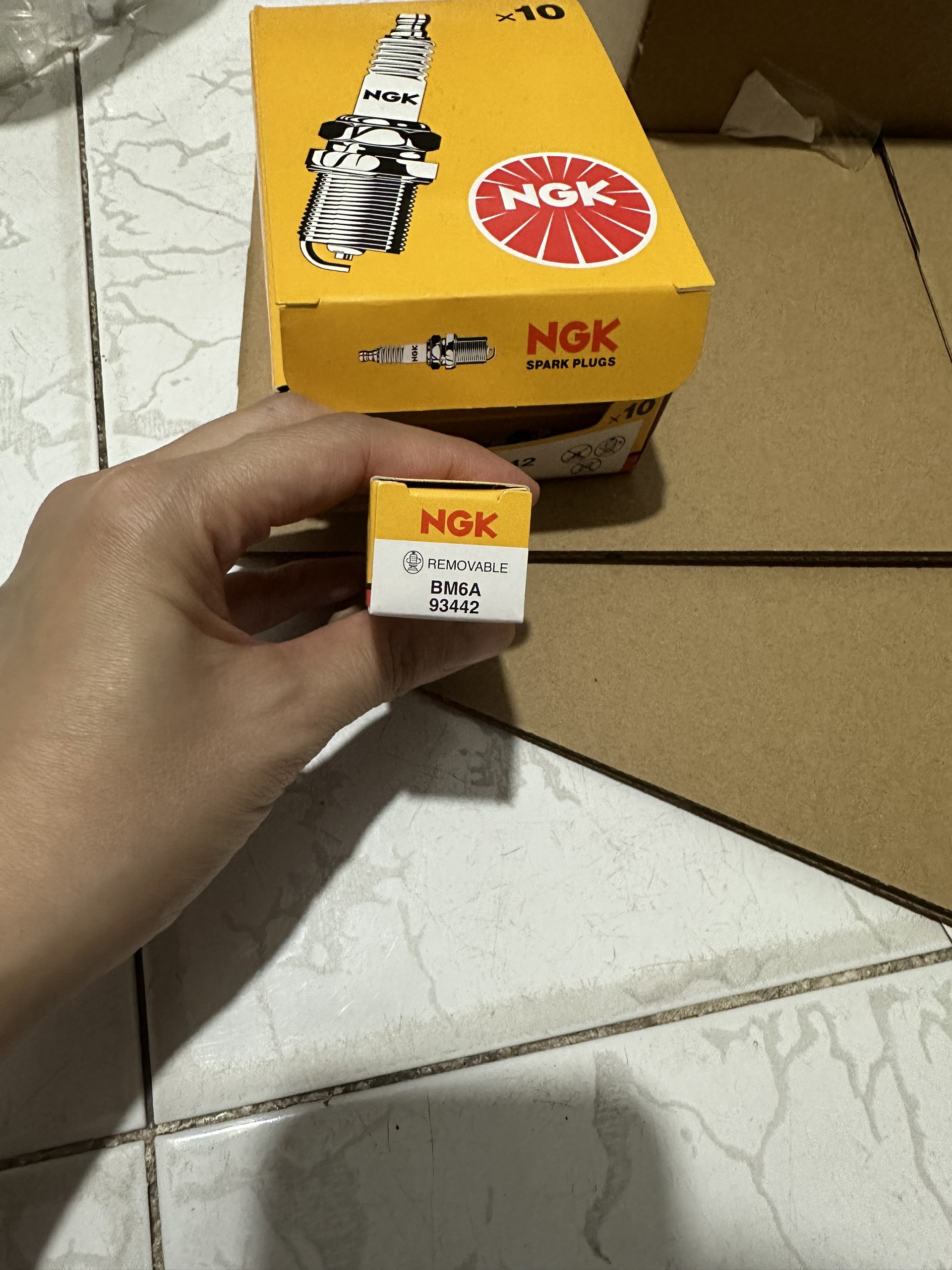 [HCM][ Made in Japan] Bugi ( buri) 2 thì NGK máy cắt cỏ/ máy cưa xích